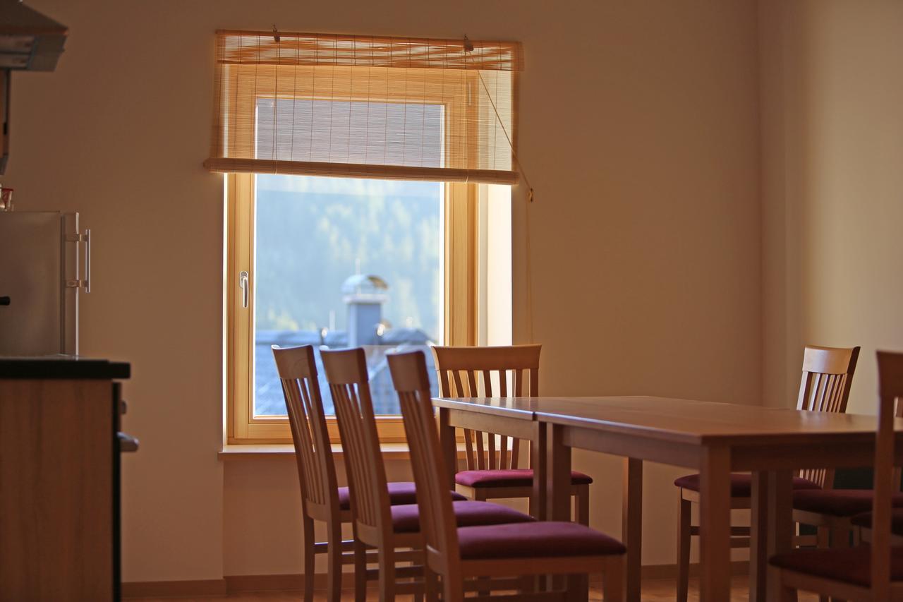 Aparthotel Der Ulmenhof à Gosau Extérieur photo